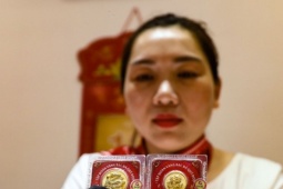 Gom vàng chưa đầy một tháng, nhà đầu tư bỏ túi khoản lãi bất ngờ