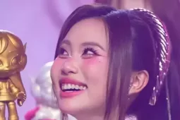 Bức hình gây sốt của Phương Mỹ Chi