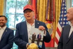 Tổng thống Mỹ Trump lại thất vọng, tạm dừng nỗ lực giải quyết xung đột Nga – Ukraine