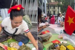 Bạn trẻ - Cuộc sống - 4 chị em ở Phú Thọ mang cả mâm cỗ đi xem diễu binh, 1 món là đặc sản ‘gây sốt’