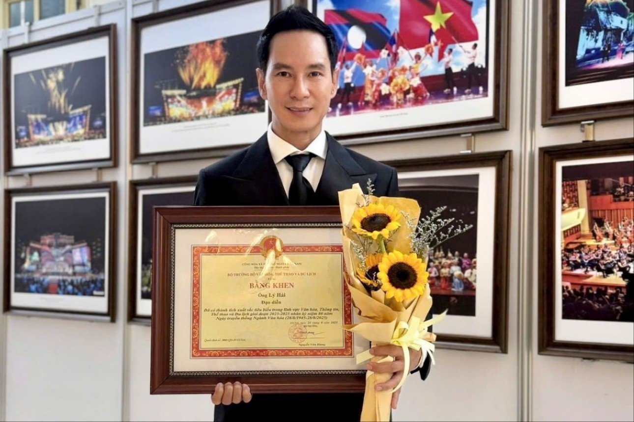 NSND Xuân Bắc, đạo diễn Lý Hải nhận bằng khen của Bộ Văn hóa - 4