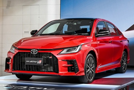 Toyota Vios Hybrid ra mắt, giá từ 590 triệu đồng