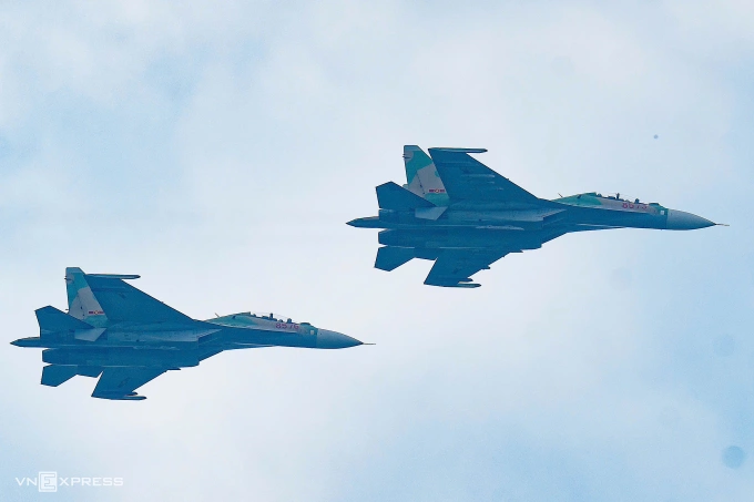 Tiêm kích hiện đại nhất của Không quân Nhân dân Việt Nam trên bầu trời Hà Nội. Ảnh: Đình Tùng