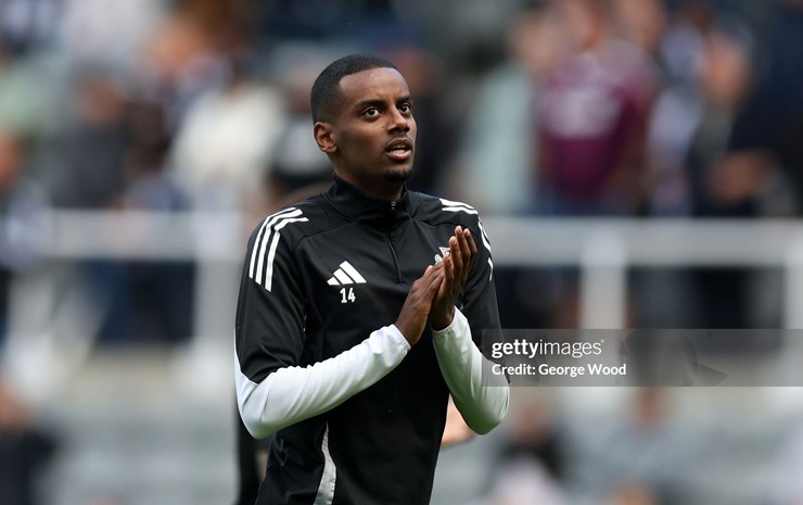Liverpool đang gặp bế tắc trong thương vụ Isak 