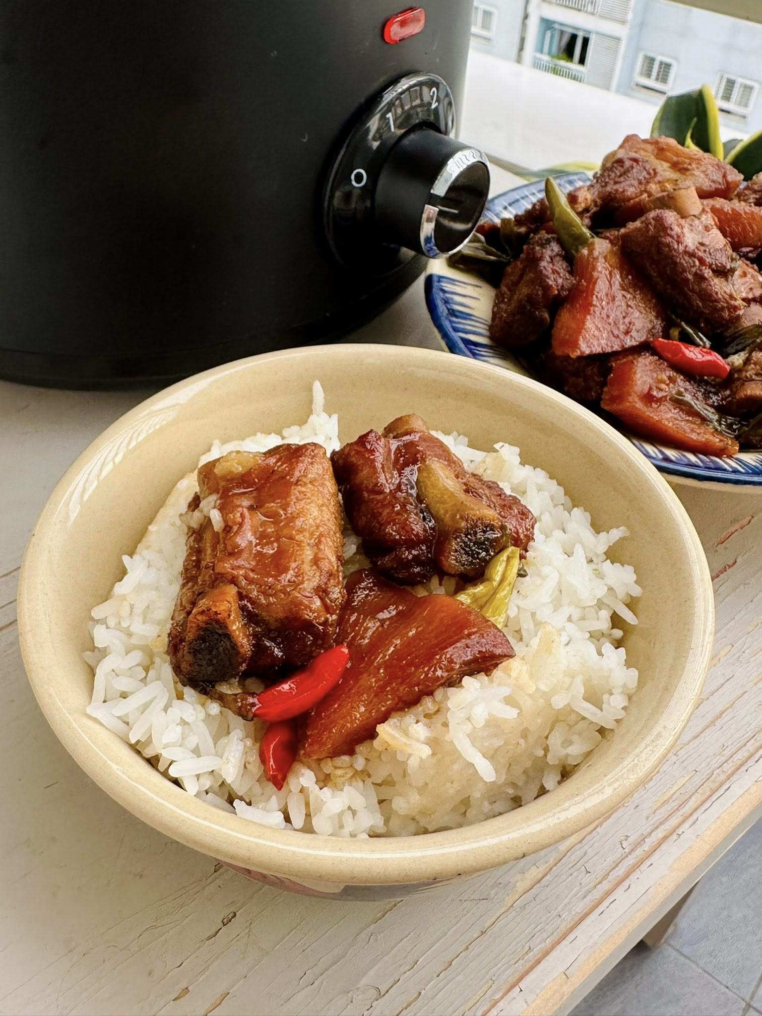 Ăn cùng cơm nóng hết vài bát vẫn thấy thèm.