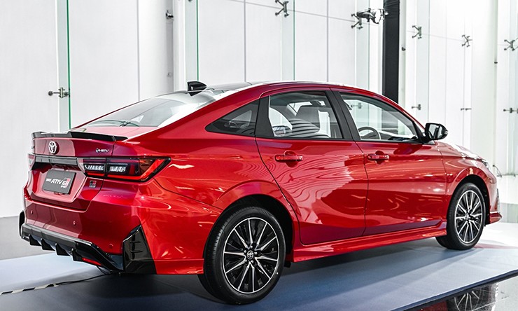 Toyota Vios Hybrid ra mắt, giá từ 590 triệu đồng - 12