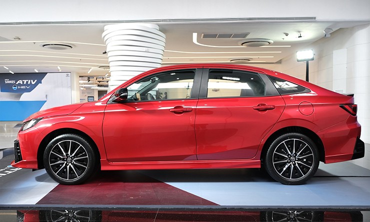 Toyota Vios Hybrid ra mắt, giá từ 590 triệu đồng - 2