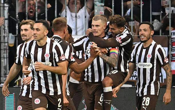 St. Pauli vùng lên tuyệt vời ở những phút cuối để giữ lại 1 điểm trên sân nhà