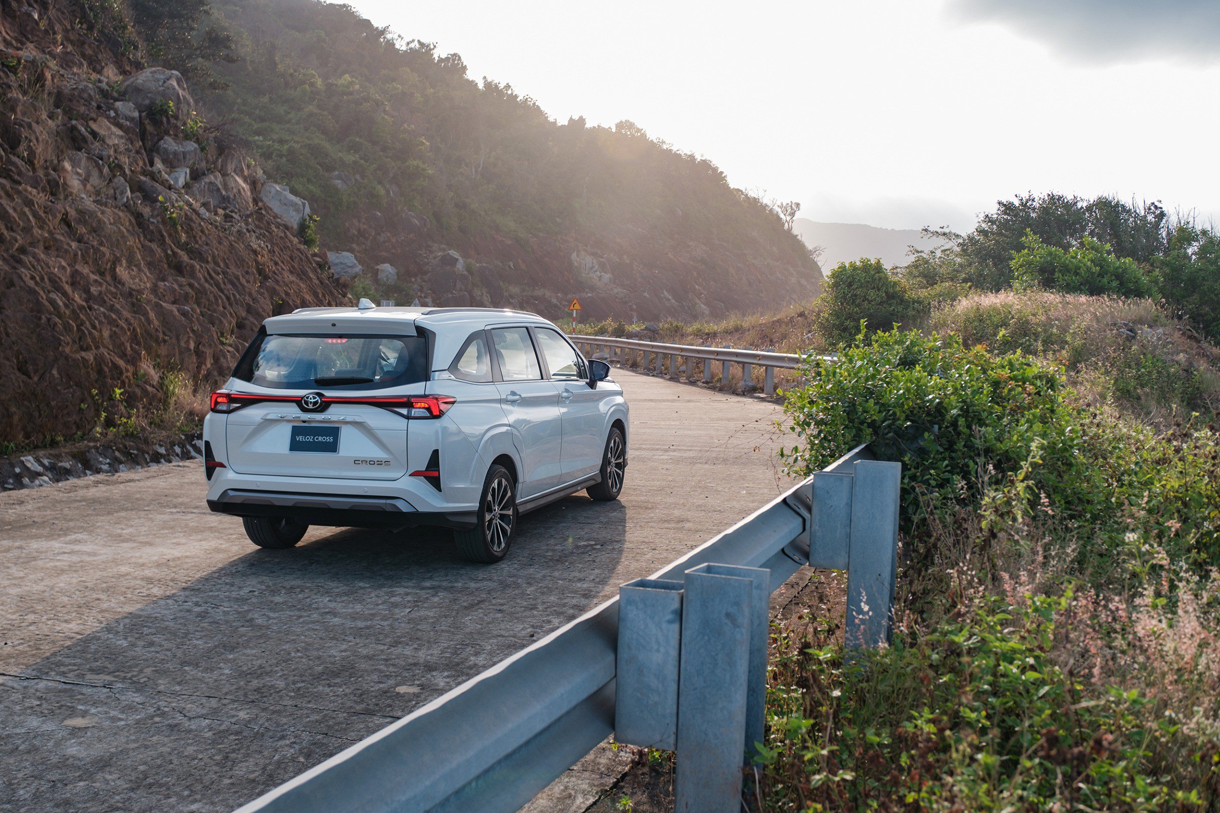 Mẫu xe Toyota Veloz Cross về khả năng tiết kiệm nhiên liệu ra sao? - 3