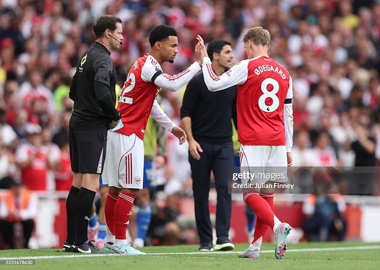 Chấn thương của Odegaard và Saka là nỗi lo lớn với Arsenal