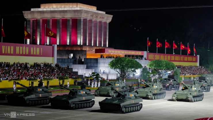 Đoàn diễu binh đi trên đường phố Thủ đô - 3