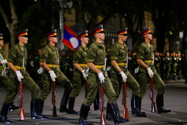 Đoàn diễu binh đi trên đường phố Thủ đô - 4