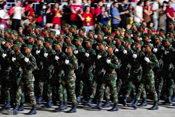 Đoàn diễu binh đi trên đường phố Thủ đô - 6