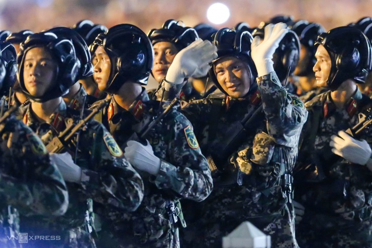 Đoàn diễu binh đi trên đường phố Thủ đô - 15