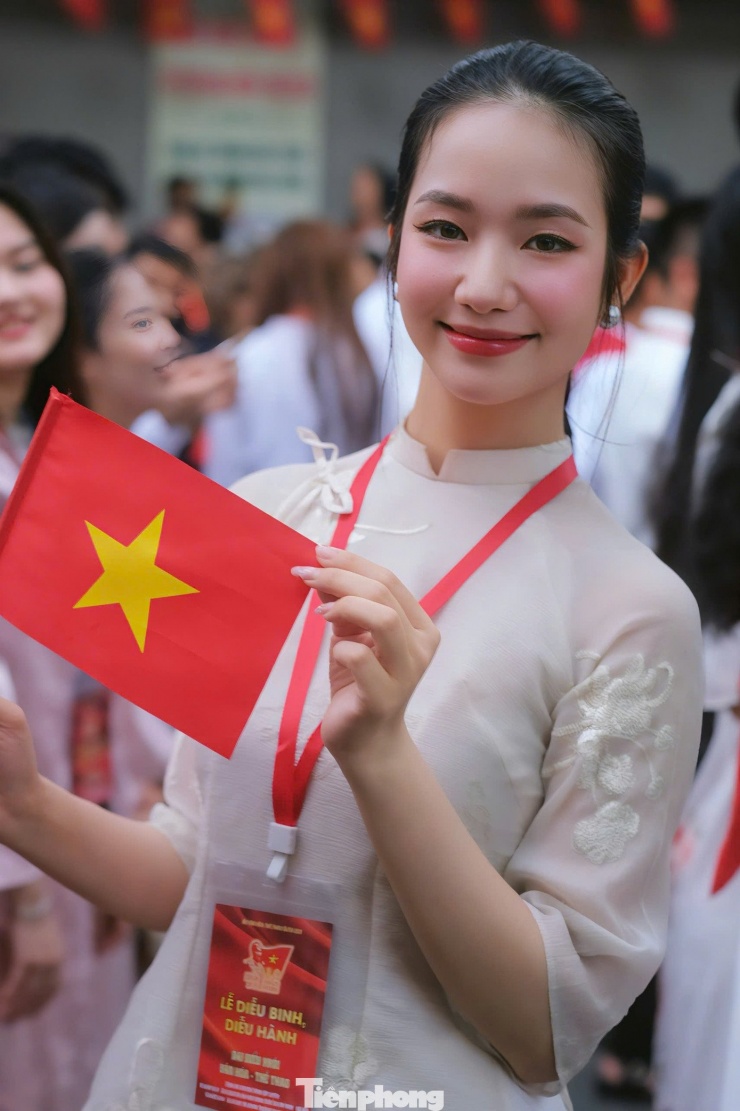 Đại sứ Nhân ái Nguyễn Phương Nhi cho biết một số người thân trong gia đình và bạn bè của cô sẽ di chuyển từ Huế ra Hà Nội trong dịp nghỉ lễ Quốc khánh 2/9.