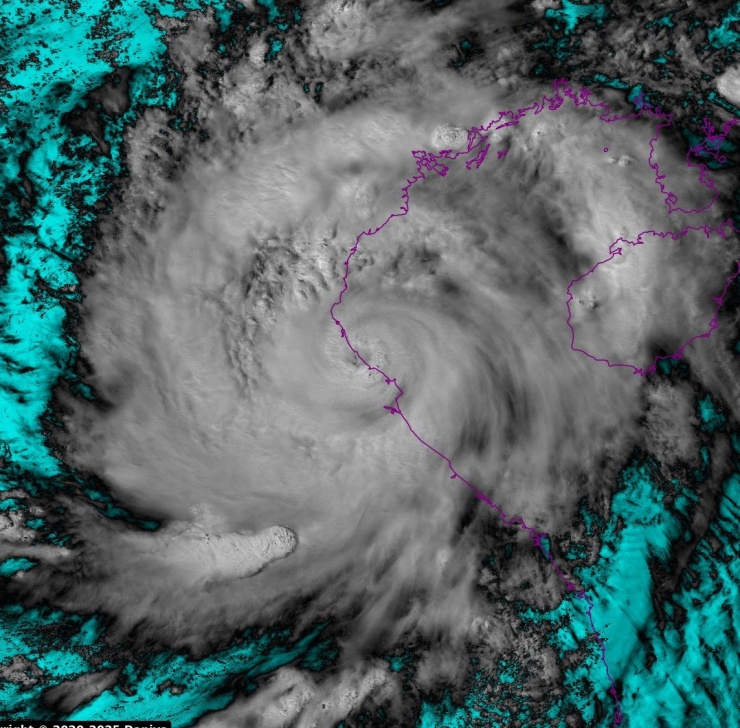 Ảnh bão mây vệ tinh lúc 14h ngày 25/8. Nguồn: NCHMF