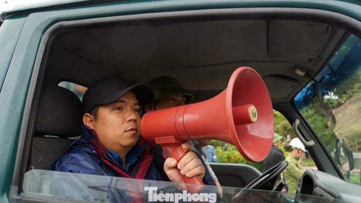 Sóng biển Đồ Sơn cao 3-4m do ảnh hưởng bão số 5 - 2