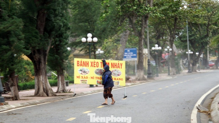 Sóng biển Đồ Sơn cao 3-4m do ảnh hưởng bão số 5 - 13