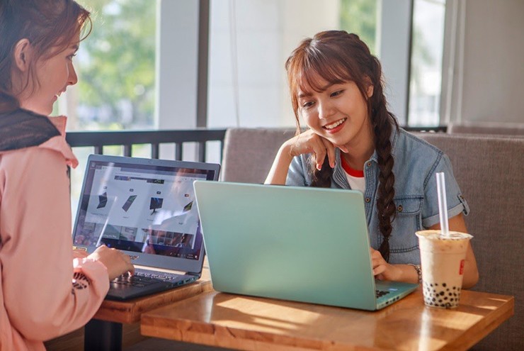 Laptop 8 GB không phù hợp cho nhu cầu sử dụng trong 4 năm đại học của sinh viên.