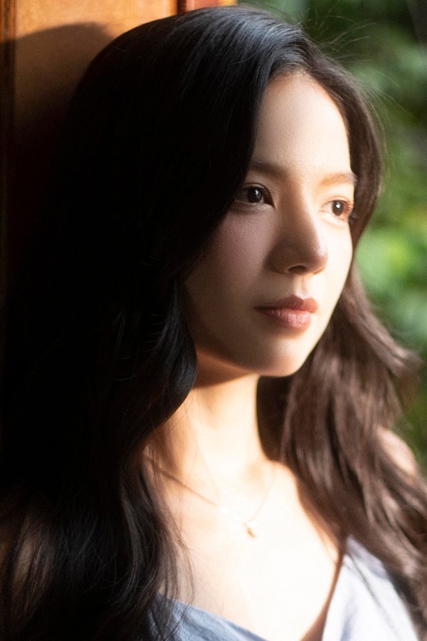 Để có làn da đẹp như vậy, Lê Hạ Anh có quy trình chăm sóc da kỹ càng. Với cô khâu tẩy da chết phải làm đúng và chuẩn.