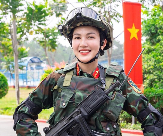 Thu Thủy và “nụ cười thương hiệu” gây ấn tượng với cộng đồng mạng