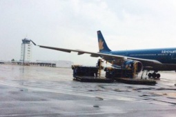 Tin tức trong ngày - "Đóng cửa" tạm thời sân bay Thọ Xuân và Đồng Hới ứng phó bão số 5 Kajiki