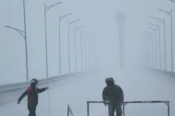 Giáo dục - du học - Bộ trưởng Bộ GD&amp;ĐT gửi công điện yêu cầu đảm bảo an toàn cho học sinh trong bão số 5