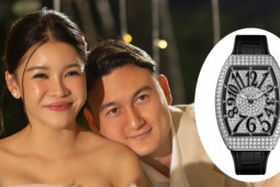 Yến Xuân được Đặng Văn Lâm tặng đồng hồ gần 800 triệu đồng