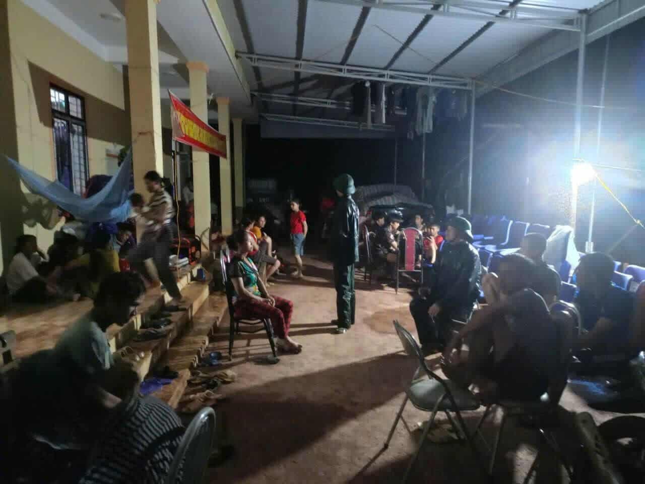 Bão số 5 suy yếu thành áp thấp nhiệt đới, hiện trường tan hoang sau bão - 9