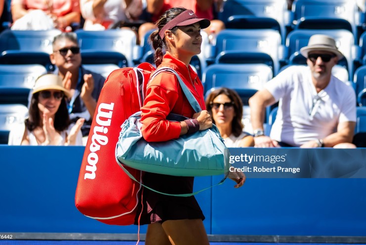 Raducanu có vé đi tiếp khá dễ dàng tại US Open