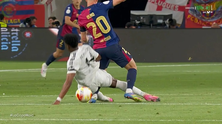 2 tình huống gây tranh cãi ở vòng 2 La Liga