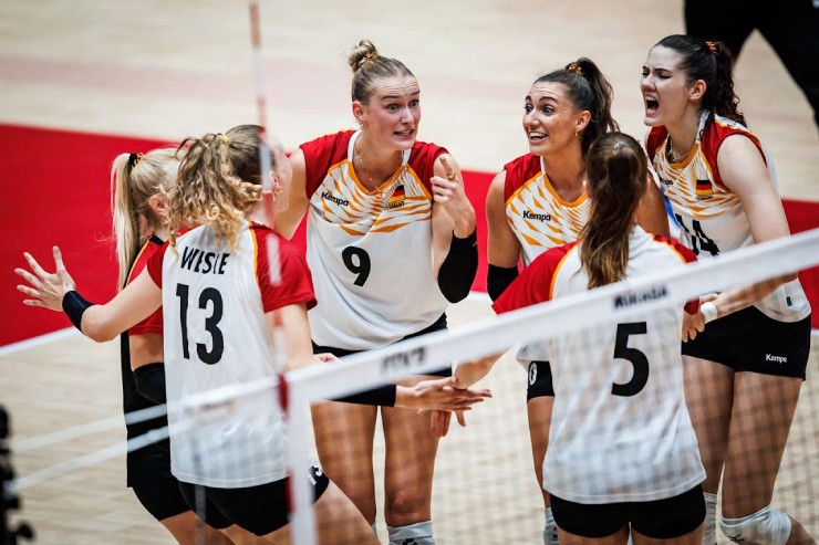 Tuyển Đức đang dẫn đầu bảng G sau chiến thắng 3-0 trước Kenya ở trận ra quân 