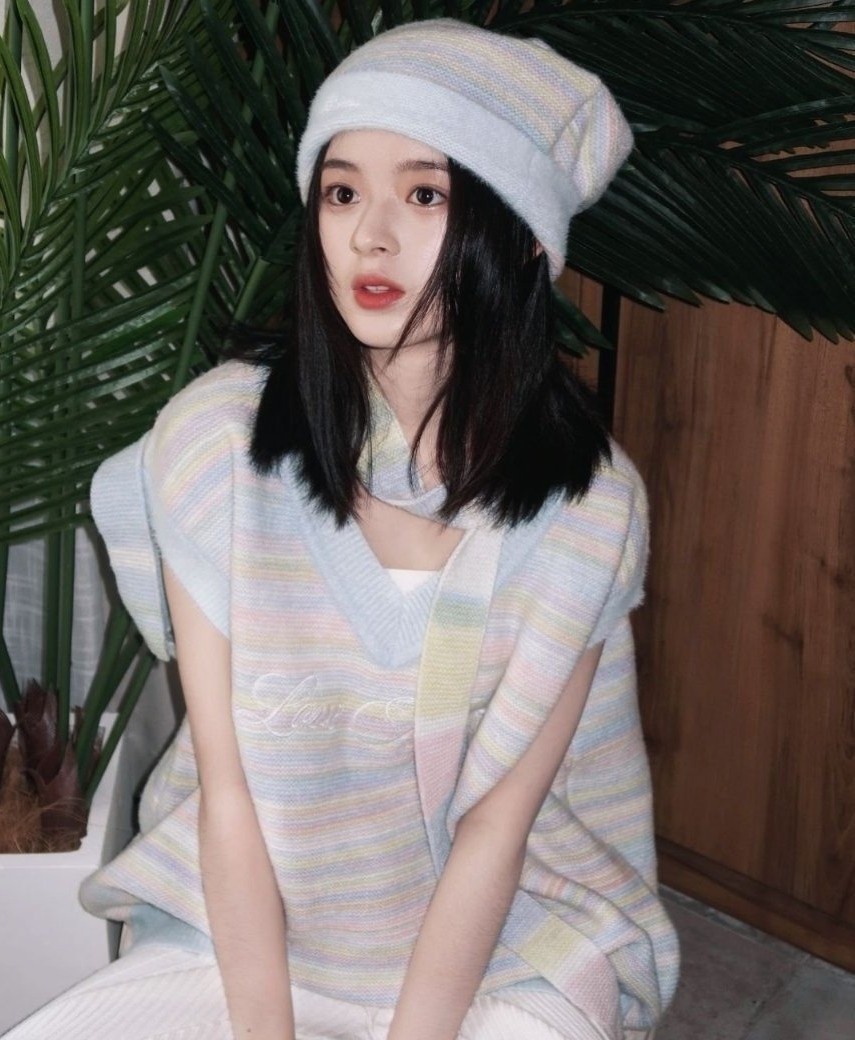 Hoàng Dương Điền Điềm là ngôi sao trẻ đang lên của màn ảnh Hoa ngữ. Cha cô lập công ty riêng để lăng xê con gái.