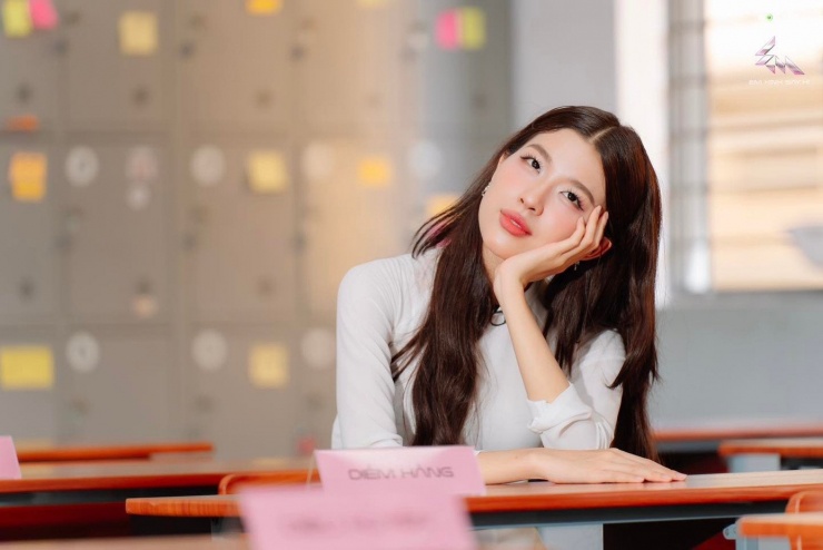 Quá khứ Em Xinh "Say Hi": Lamoon lạ lẫm, Orange, Phương Mỹ Chi lột xác táo bạo - 1