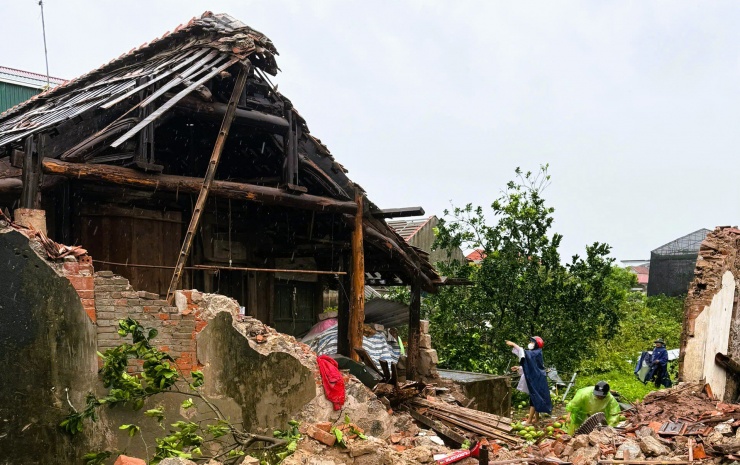 VIDEO: Cảnh nhà cửa tan hoang sau giông lốc kinh hoàng ở Ninh Bình - 6