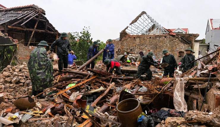 VIDEO: Cảnh nhà cửa tan hoang sau giông lốc kinh hoàng ở Ninh Bình - 7