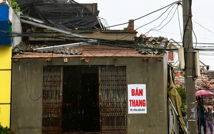 VIDEO: Cảnh nhà cửa tan hoang sau giông lốc kinh hoàng ở Ninh Bình - 11