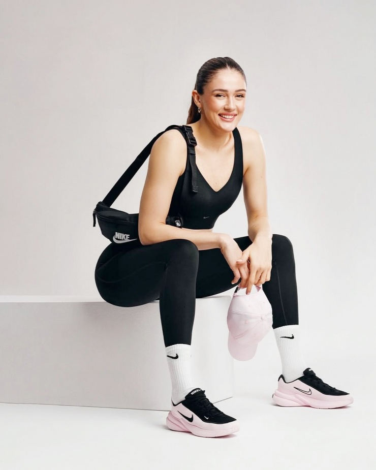 Nhan sắc 'cực phẩm' của VĐV bóng chuyền cao gần 2 m - 7