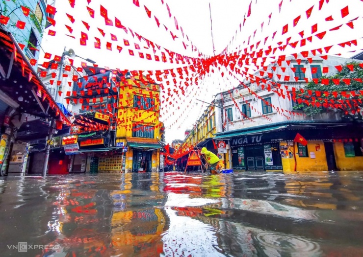 10 giờ Hà Nội ngập trong biển nước - 11