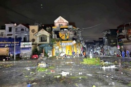 Tin tức trong ngày - Người tử vong, nhà cửa tan hoang sau cơn giông lốc bất ngờ ở Ninh Bình