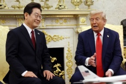 Ngồi cạnh Tổng thống Hàn Quốc, ông Trump nhắc về mối quan hệ với ông Kim Jong Un