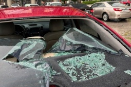 Tin tức trong ngày - Đưa ô tô đi sơ tán, người dân 'ngớ người' với cảnh tượng sau bão