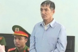 An ninh - Xã hội - Người mẹ chết lặng khi phát hiện con gái nhỏ bị hàng xóm xâm hại