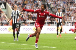 Bóng đá - Thần đồng 16 tuổi Ngumoha phá kỷ lục ghi bàn ở Liverpool, Chelsea uất ức vì sao?