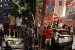 Bạn trẻ - Cuộc sống - Chen lấn, giẫm đạp, xả rác khi xem hợp luyện diễu binh