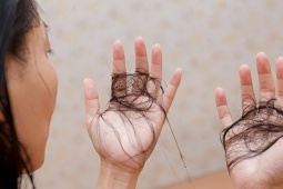 8 thực phẩm giàu biotin chuyên gia khuyên dùng để giảm rụng tóc