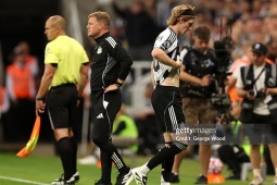 Bóng đá - Gordon dính thẻ đỏ dại dột, Newcastle khủng hoảng trầm trọng