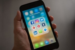 Đã đến lúc giảm phụ thuộc vào hai "ông lớn" Meta và Google