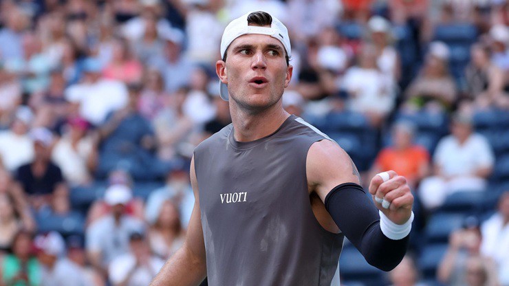 Draper vượt qua thử thách đầu tiên đầy khó khăn trước Gomez tại US Open