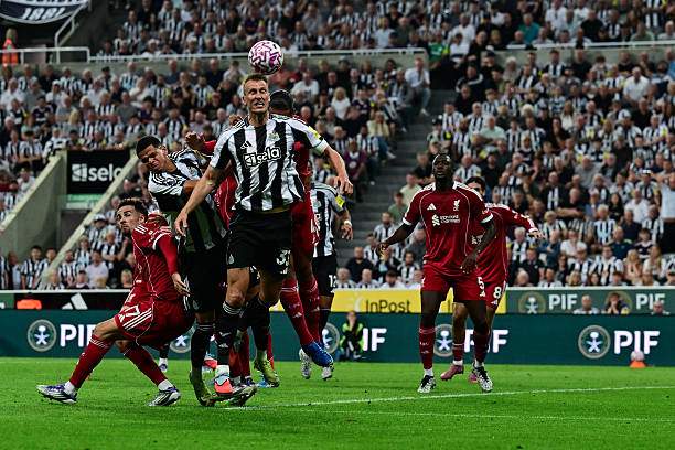 Bóng chết chiếm phần lớn thời gian trận Newcastle - Liverpool, và Liverpool luôn là bên nơm nớp chống đỡ